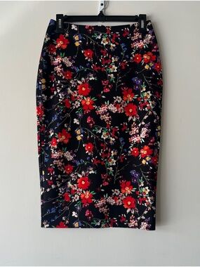 EXPRESS Floral Pencil Skirt Stretchy Colorful Spring Wildflowers Date Size 6